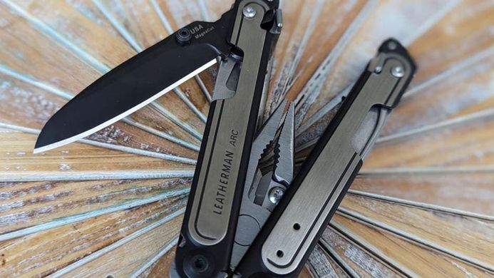 Мультитул Leatherman ARC, нейлоновый чехол 833076