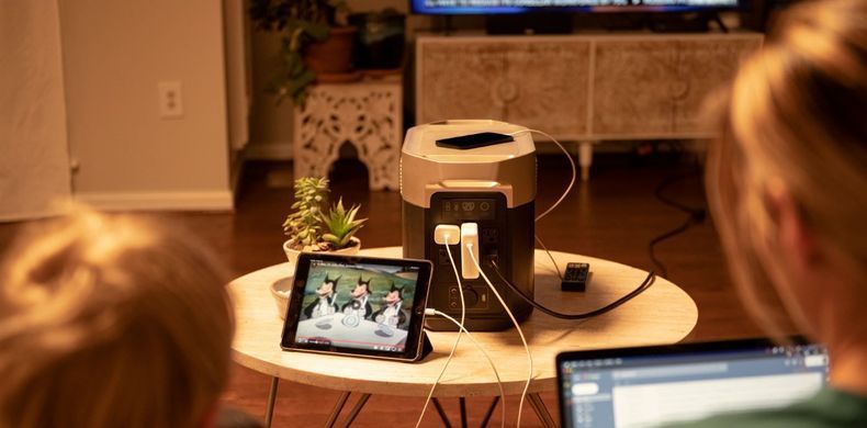 Комплект энергонезависимости EcoFlow PowerStream &ndash; микроинвертор 600W + зарядная станция Delta Max 2000 + 2 x 400W стационарные солнечные панели